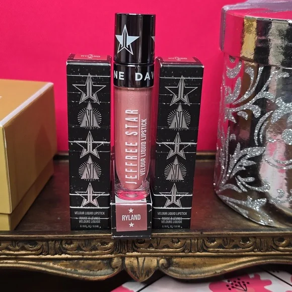 Ryland- velour liquid lipstick - Jeffree Star - Picture 2 of 3